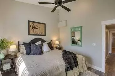 Mökkimajoitus Byrdstown Home Near Dale Hollow Lake!