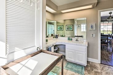 بيت ريفى Fallbrook Home W/ Garden, Gazebo, & Fire Pit!