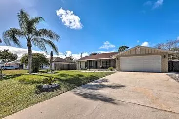 Mökkimajoitus Outdoor Retreat In Edgewater W/ Private Pool