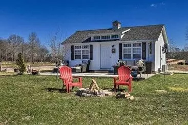 Peaceful Pet Friendly Franklin Cottage On 15 Acres