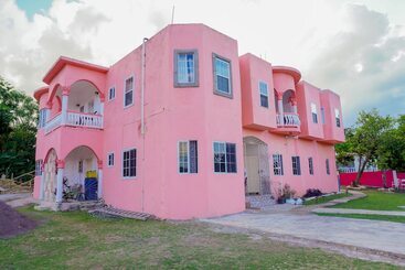 پانسیون A Taste Of Jamaica Lavern Place