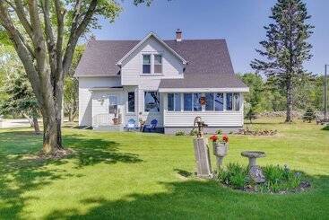Casa Rural Two Rivers Thiede House Walk To Lake Michigan!