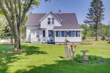 コテージ Two Rivers Thiede House   Walk To Lake Michigan!