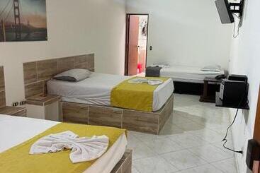 فندق Brisas Medellin