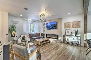 コテージ Contemporary Pocono Mountain Home W/ Deck