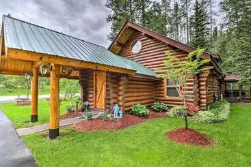 Mökkimajoitus Cozy Glacier Park Log Cabin    Best In The West!