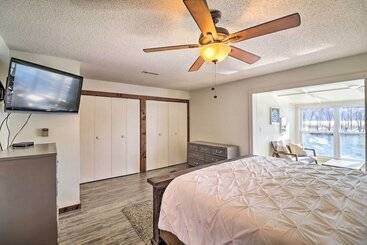 بيت ريفى Fish House W/ Deck, Fire Pit & River Views