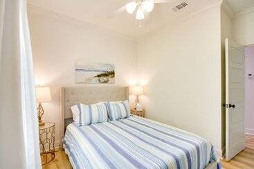 Сельский дом Lovely Bay St Louis Retreat W/ Dock & Canal Access