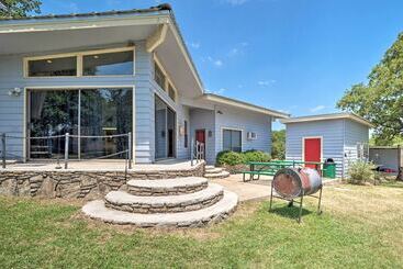 Quinta ou Casa Rural Rustic Lake Buchanan Hideaway W/ Game Room & Grill