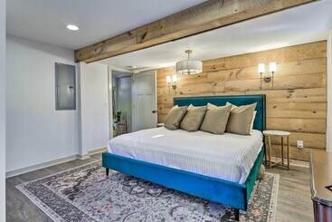 بيت ريفى Deck + Views: Spacious Newland Home!