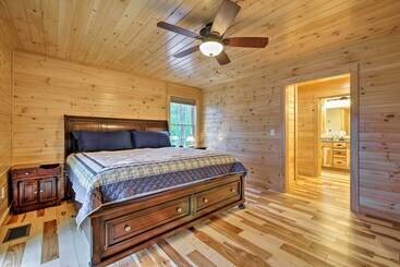 بيت ريفى Waterfront Davis Pond Cabin W/ Dock + Kayaks!