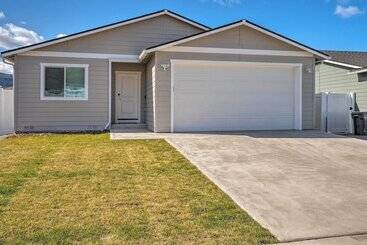 Hus på landet Charming Home W/ Mtn & Columbia River Views!