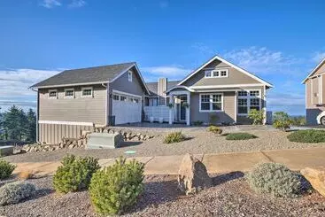 コテージ Cozy Depoe Bay Home < 1 Mi To Pirate Cove!