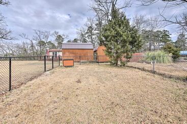 Dom wiejski Jefferson Retreat W/ Backyard < 1 Mi To Lake!