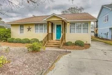 コテージ Oak Island Vacation Rental: Close To Beach
