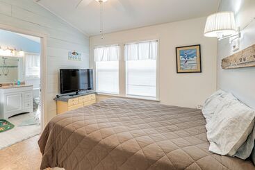 بيت ريفى Oceanfront Gem W/ Rooftop Deck: Steps To Sand