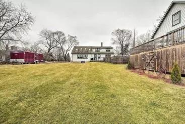 コテージ Pet Friendly Bartlett Farmhouse W/ Deck!