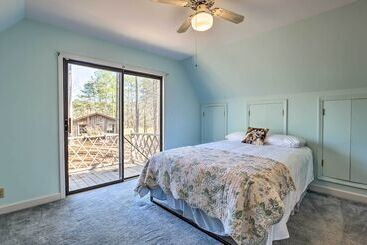 קוטג'' Riverfront Shelby Home W/ Private Boat Dock!