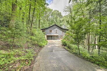 Hus på landet Secluded Sapphire Chalet W/ Game Room + Decks