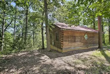 کلبه Secluded Studio W/ Deck, ~8 Miles To Beaver Lake!