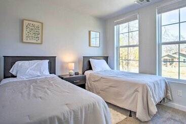 بيت ريفى Stylish Okc Farmhouse W/ Garden   Close To Ou