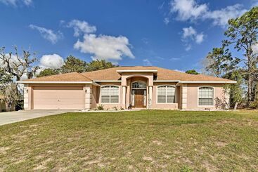 Dom wiejski Bright Spring Hill Home: 5 Mi To Weeki Wachee Park