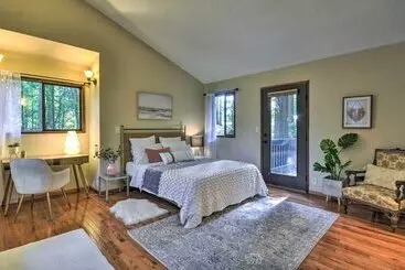 Kır Evi Cozy Sandy Retreat W/ Hot Tub & Forest Views!