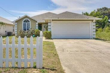 Vakantiehuisje Pet Friendly Pcb Home W/ Hot Tub, Near Beaches!