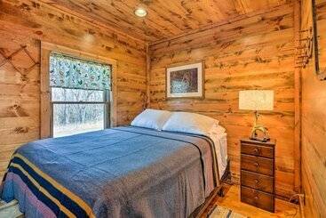 بيت ريفى Greenfield Cabin W/ Screened In Porch & Fire Pit!