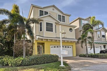 Landhus Holmes Beach Home: Pool, Hot Tub, Walk To Beach!