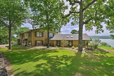Hus på landet Inviting Home W/ Pool & Hot Tub On Table Rock Lake