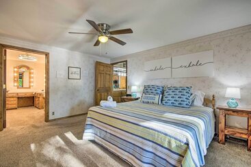 بيت ريفى Boat Dock + Slides: Lakefront Gravois Mills Home