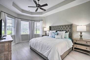 Dom wiejski Luxury Naples Home W/ Private Pool & Hot Tub!