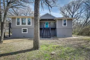 Mökkimajoitus Modern Flower Mound Home < 2 Mi To River Walk