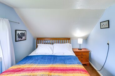 بيت ريفى Pet Friendly Home W/ Yard & Mountain Views!