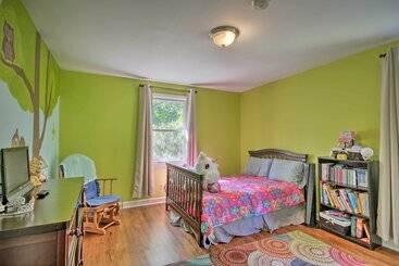 קוטג'' Quiet Columbia Home W/ Fire Pit & Pool Table!