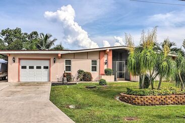 Dom wiejski Riverfront House In Port St Lucie W/ Pool & Dock!