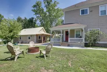 Mökkimajoitus The Reubling House   Modern Rustic Cabin!