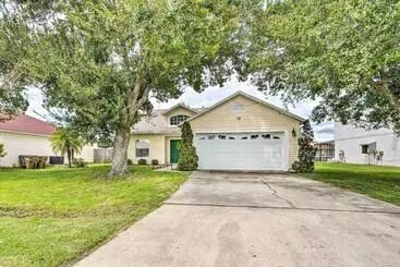 Mökkimajoitus Private Pool & Yard: Airy Kissimmee Retreat!