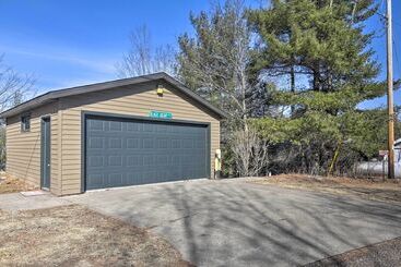 Inviting Irma Cottage W/ Silver Lake Access!