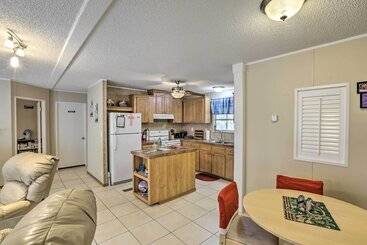 Dom wiejski Keaton Beach Escape W/ Hot Tub: 2 Mi To Shore