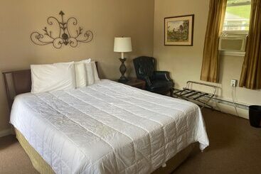 Laurelwood Inn And Steakhouse