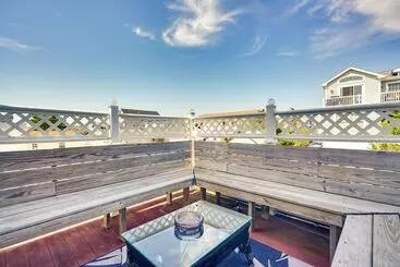 Mökkimajoitus New Jersey Home   Deck, Grill & Walkable To Beach!