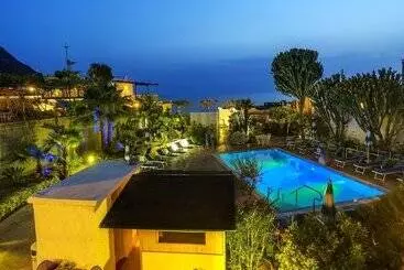 Room In B&b Ischia Forio For 2, Thermal Water And Sea Imperamare