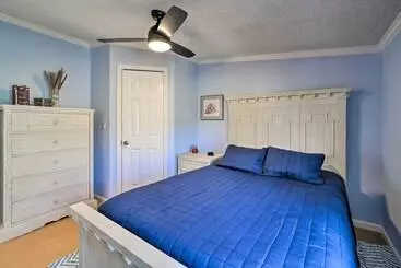 Mökkimajoitus Family Friendly Bernice Home: 2 Mi To Lake & Park!