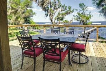 Kır Evi Renovated Crescent Lake Escape W/ Waterfront Deck!