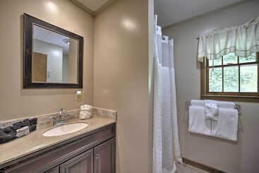 بيت ريفى Gorgeous Home W/ Fireplace < 6 Mi To Downtown