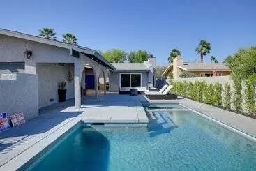 Mökkimajoitus Retreat W/ Theater Room & Pool Deck In Palm Desert