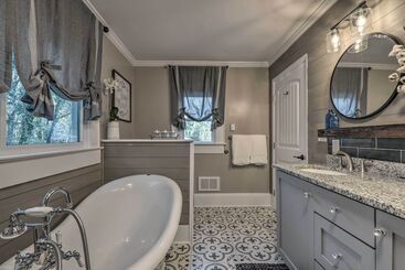 بيت ريفى Peaceful Renovated Home With Deck On Half Acre!