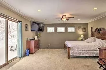 Mökkimajoitus Spacious & Secluded Home By Pokegama Lake!